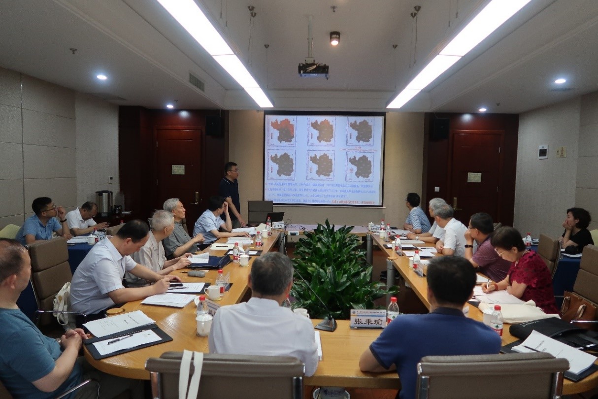 九游会最新线路
咨询研究项目“黄土高原典型地区退耕还林（草）成效、问题及对策”结题验收会在杨凌召开.jpg