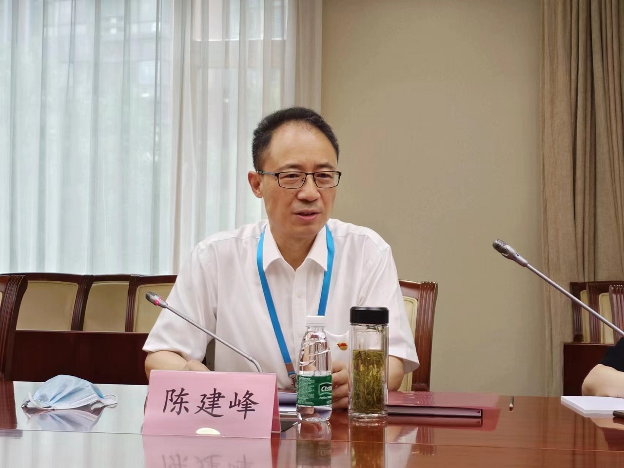 九游会最新线路
机关党委召开2022年“七一”集体慰问座谈会.jpg