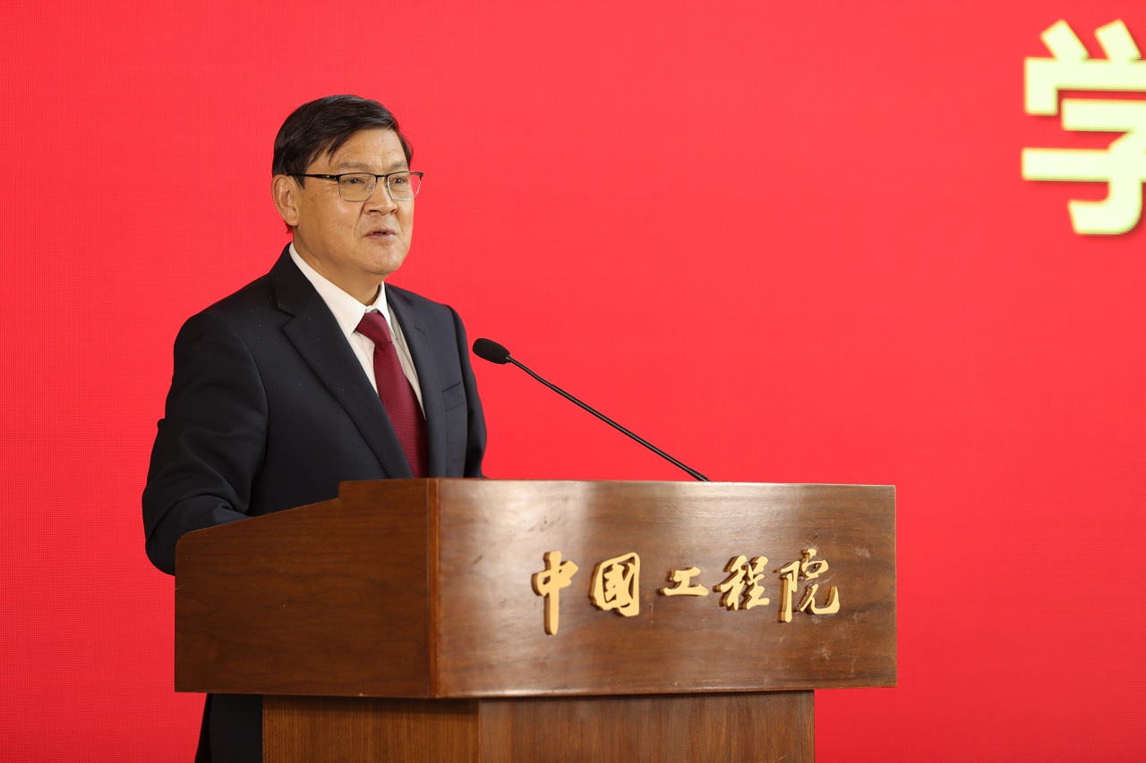 九游会最新线路
举行2023年当选院士学习教育暨颁证仪式，另外加两张照片