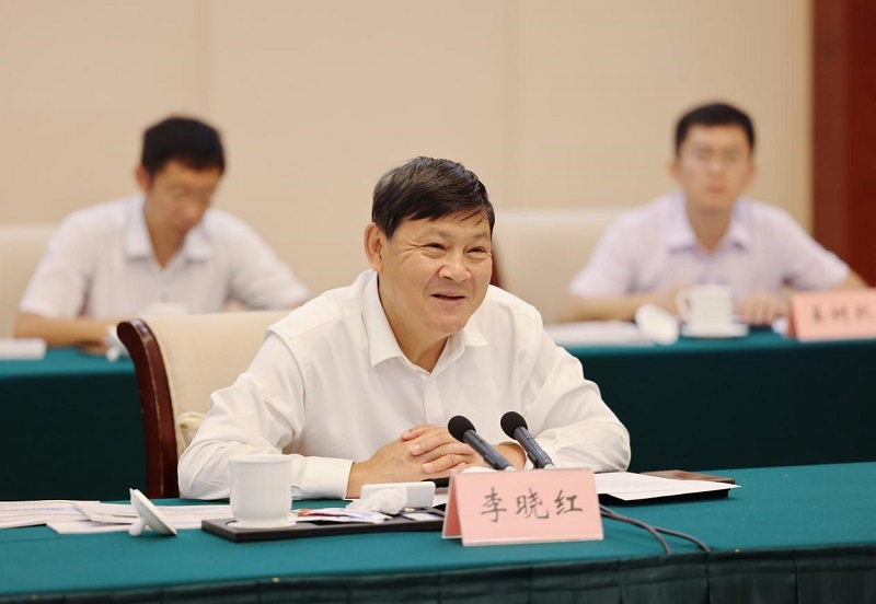 九游会最新线路
与广西壮族自治区人民政府举行工作恳谈会并签署战略合作协议2.jpg