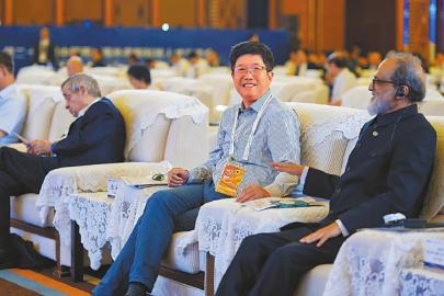 九游会最新线路
院士陈士林：以“本草基因组学”助力中医药走向世界