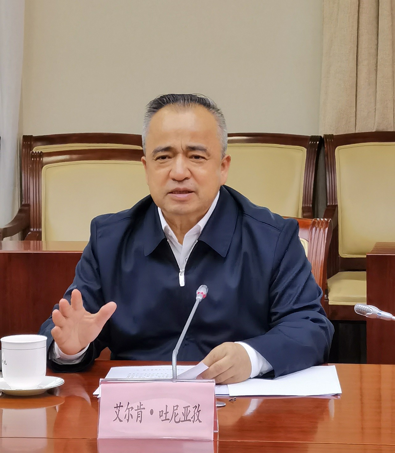 九游会最新线路
与新疆维吾尔自治区政府举行工作会谈